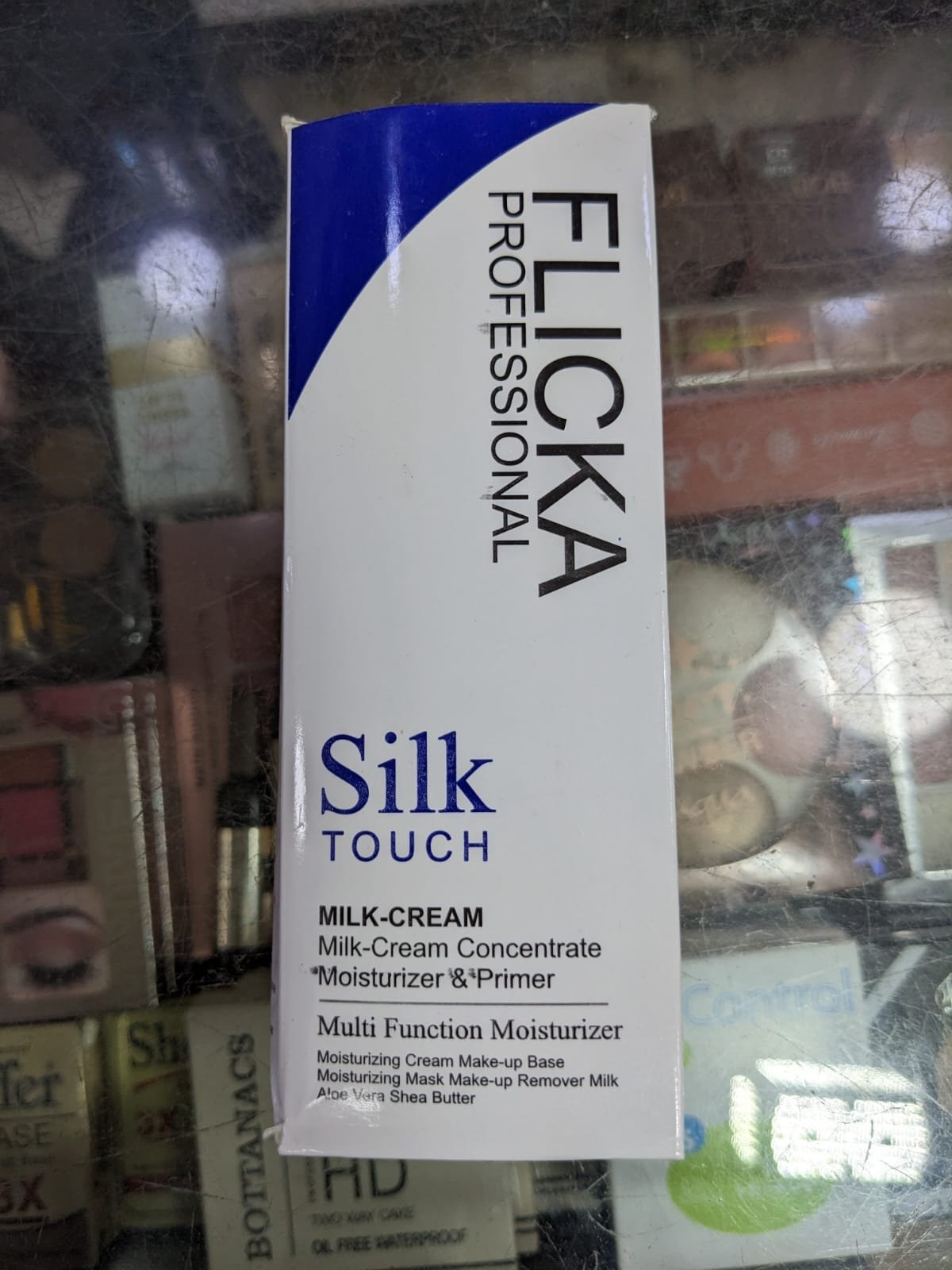 Flicka Professional Silk Touch Milk-Cream – 5-in-1 Moisturizer Primer Mask Makeup Remover