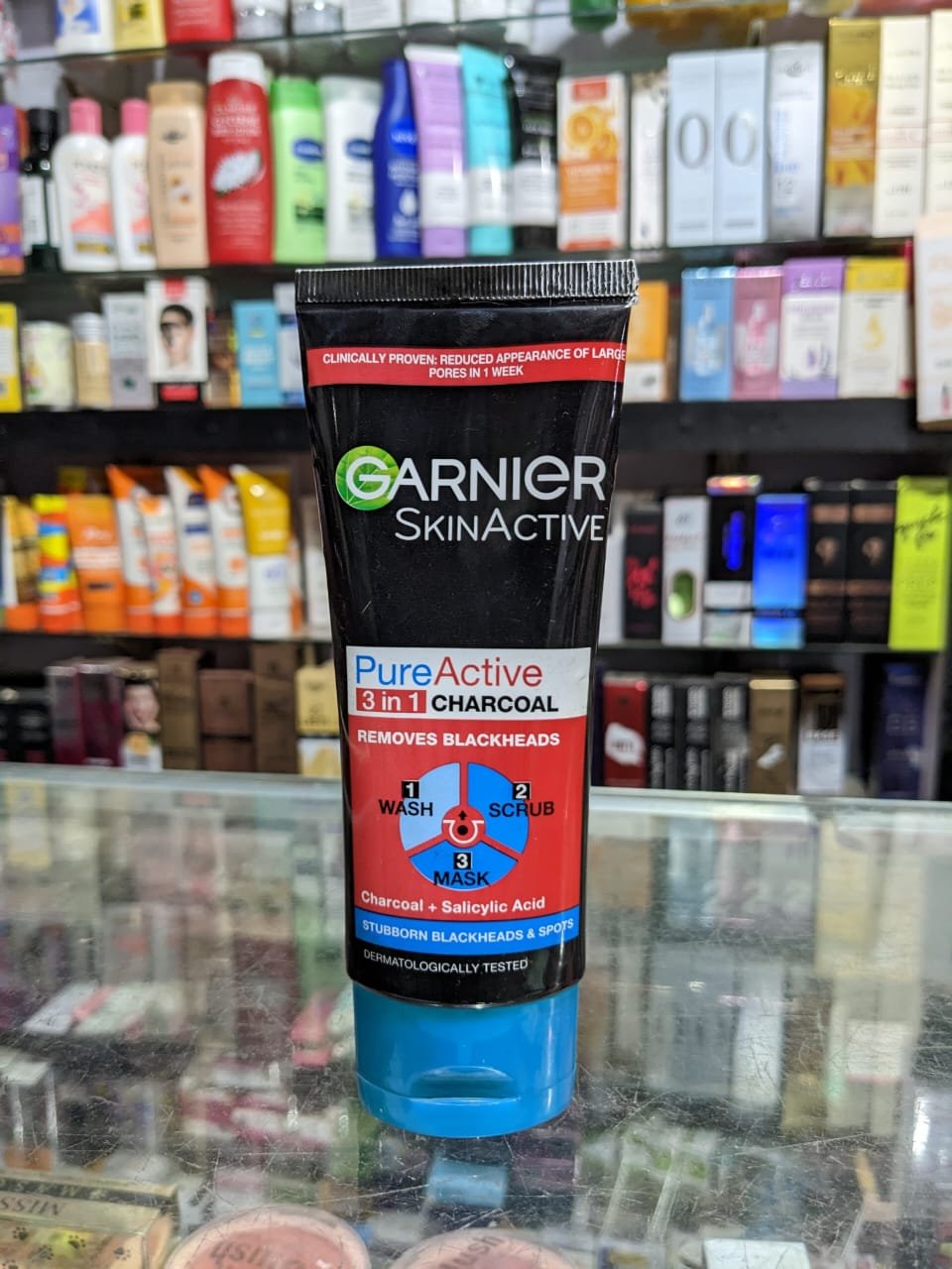 Garnier SkinActive PureActive 3-in-1 Charcoal – Blackhead Remover Face Wash Scrub Mask